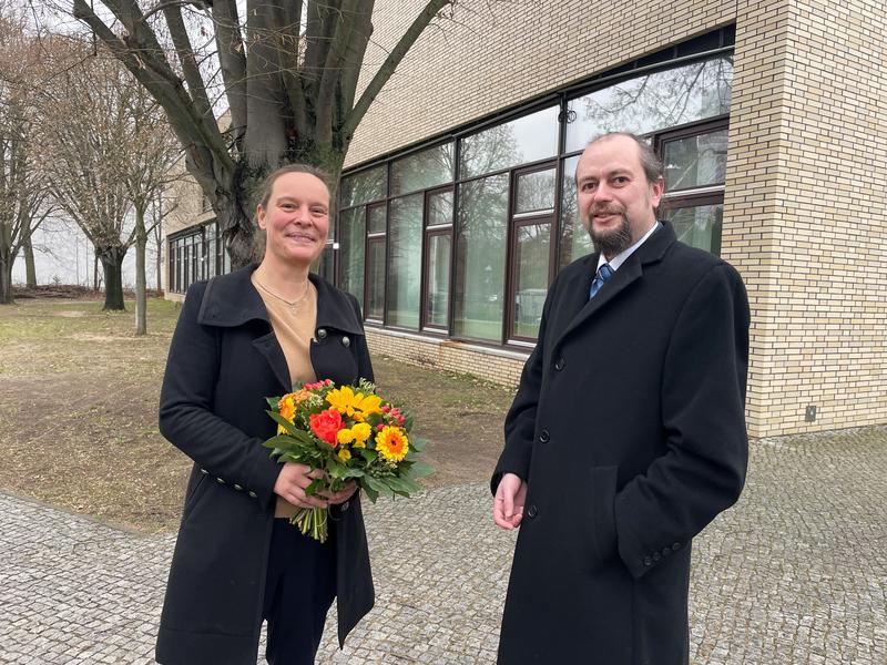 Rektor Prof. Dr. Sebastian Schröer-Werner verabschiedet Professorin Dr. Lena Kreck an der EHB