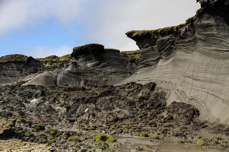 Coastal erosion on Herschel Island (Yukon Canada)