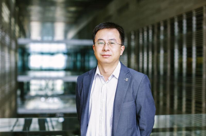 Professor Yu Han