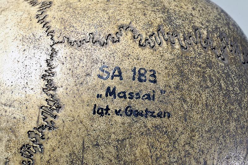 Auf einem der im Rahmen der Provenienzforschung an der Universität Jena untersuchten Schädel eines jugendlichen Massai befindet sich die Beschriftung: SA 183/"Massai"/Igt. v. Goetzen.