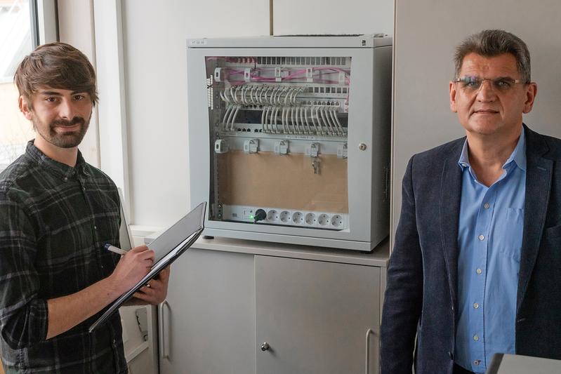 Professor Martin Becker und Simon Wagner vom Institut für Gebäude- und Energiesysteme der Hochschule Biberach