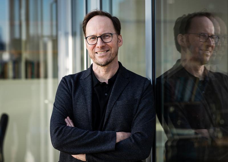 Internationally renowned sustainability researcher Prof. Dr. Raimund Bleischwitz is the new Scientific Director of the Leibniz Centre for Tropical Marine Research (ZMT) in Bremen.