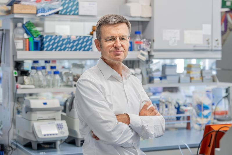 Prof. Stefan Engelhardt entwickelt mit seinem Start-up rnatics ein RNA-basiertes Medikament, das Lungenschäden bei Corona-Erkrankungen verhindern soll.