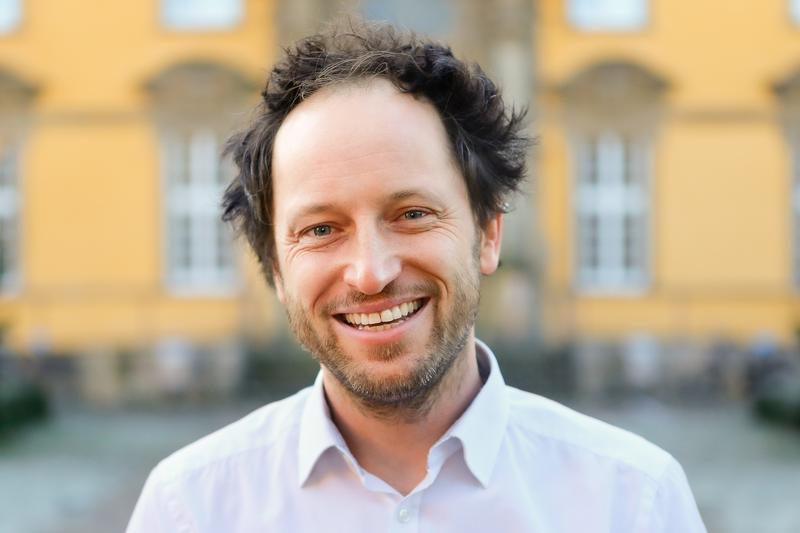 Cognitive scientist Prof. Dr. Tim C. Kietzmann from Osnabrück University studies human vision. His project „TIME“ is funded with an ERC Starting Grant of 1.5 million euros.