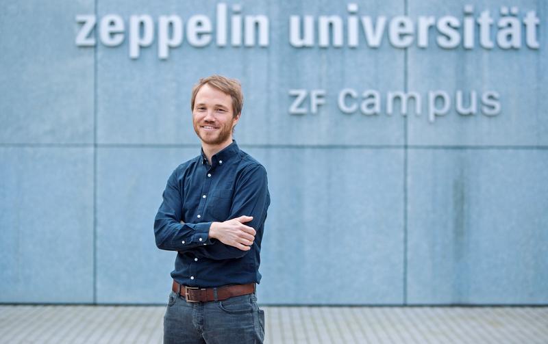 Berufen auf den Lehrstuhl für Digitale Kommunikation an der Zeppelin Universität: Professor Dr. Florian Muhle. 