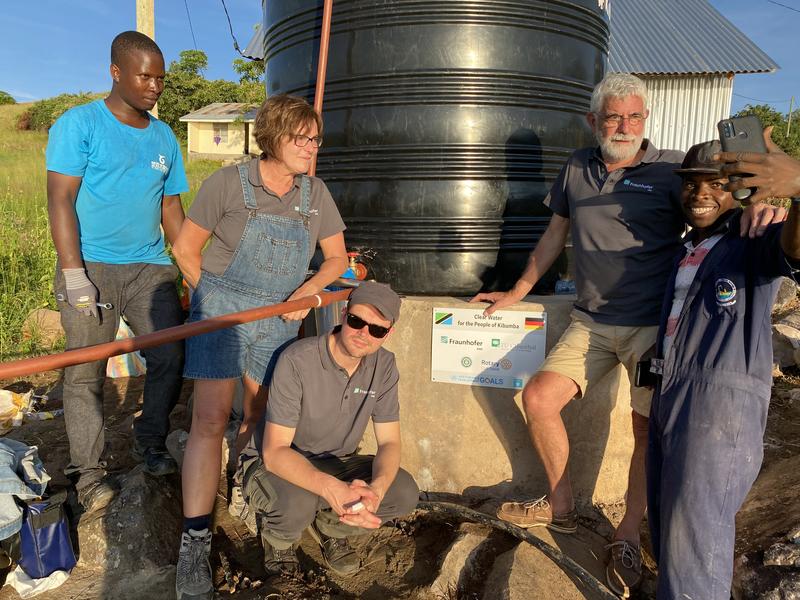 Prof. Schade & team in Tansania