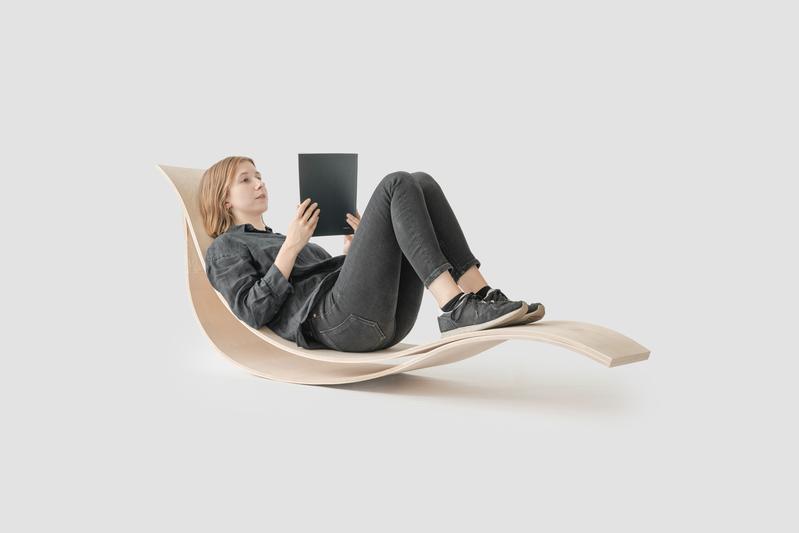 The prototype of a self-shaped chaise lounge. 