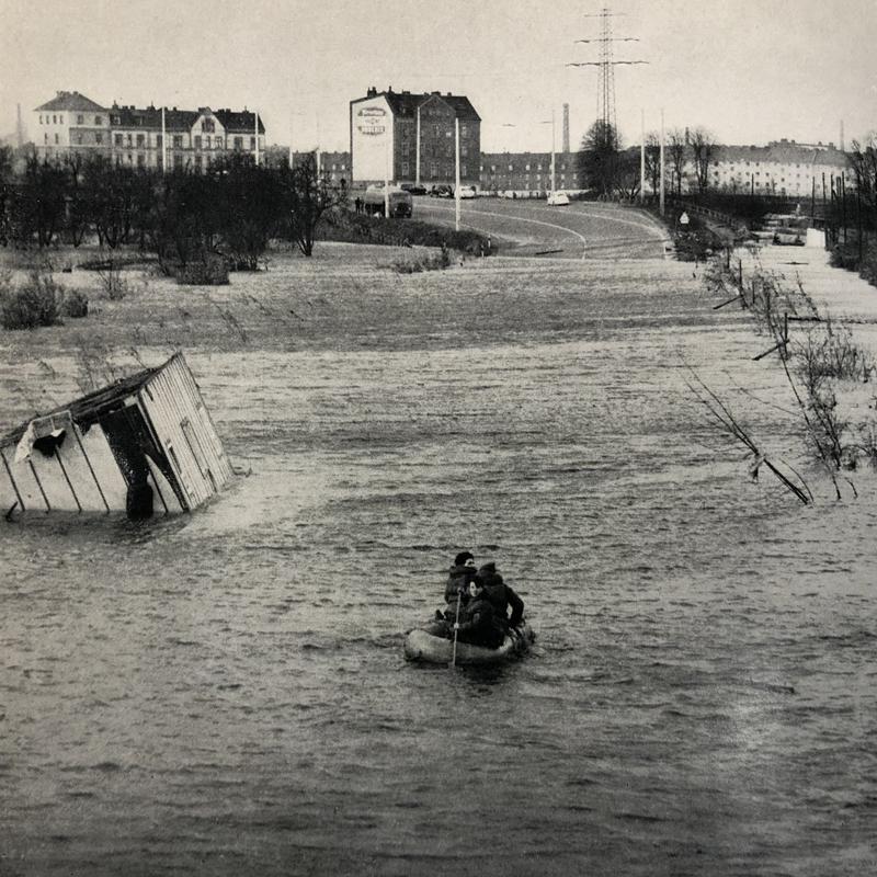 Die Wilhelmsburger Reichsstraße endete bei der Hamburger Sturmflut 1962 in einem riesigen See.