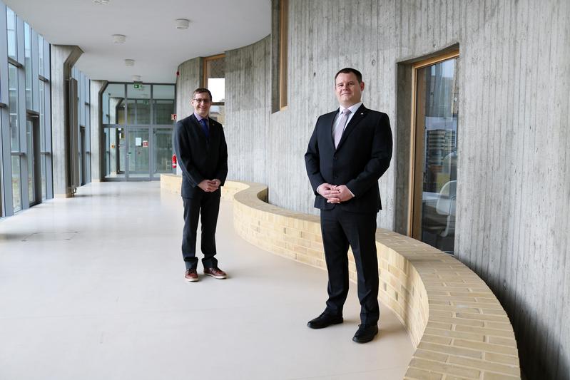 Prof. Dr. Justus Eichstädt (rechts) bekleidet seit Anfang Februar das Amt des Dekans im Fachbereich Technik der Technischen Hochschule Brandenburg. Prof. Dr.-Ing. Peter Flassig (links) ist sein Stellvertreter.