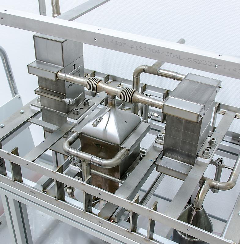 Vollständig automatisierter Prototyp eines 5 kW Methanolreformers des Fraunhofer IMM.