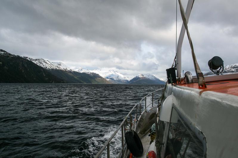 Foto einer Expedition im Jahr 2015 in die Fjordregion im südlichen Patagonien, an der unter anderem Björn Klaes und der tödlich verunglückte Prof. Dr. Rolf Kilian gemeinsam teilnahmen. 