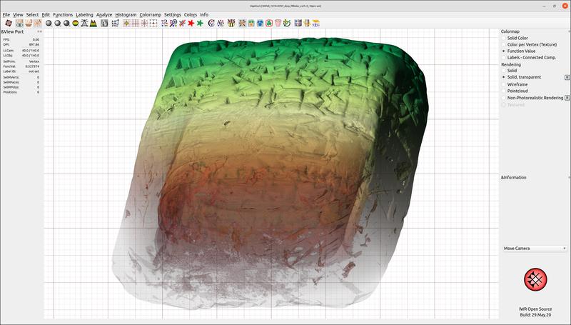 Mit Hilfe von 3D-Scan-Messdaten können Forschende virtuelle Kopien von kulturellen Artefakten erstellen: Hier ist eine Keilschrifttafel aus Ton zu sehen (braun), die von einem Tonmantel (grün) umwickelt ist.
