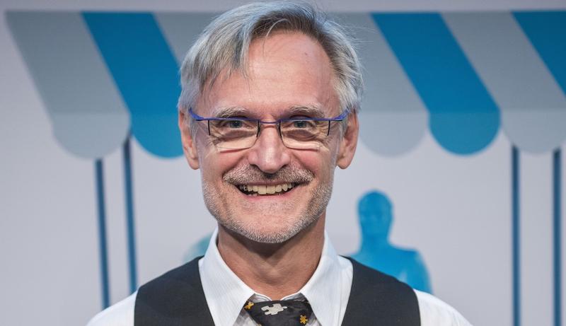 In 2019, Professor Peter Baumann received the DIN Innovation Prize for his work with data cubes, which is awarded by DIN German Institute for Standardization.