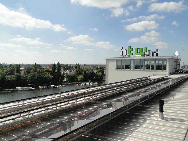 Photovoltaikanlage auf einem Dach der HTW Berlin