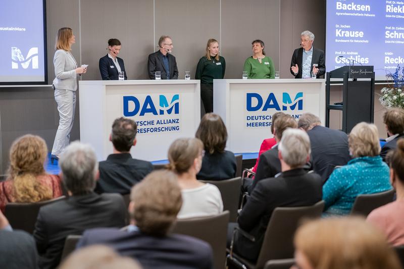 Podium Parlamentarischer Abend Kiel 24.03.2022 / DAM Deutsche Allianz Meeresforschung
