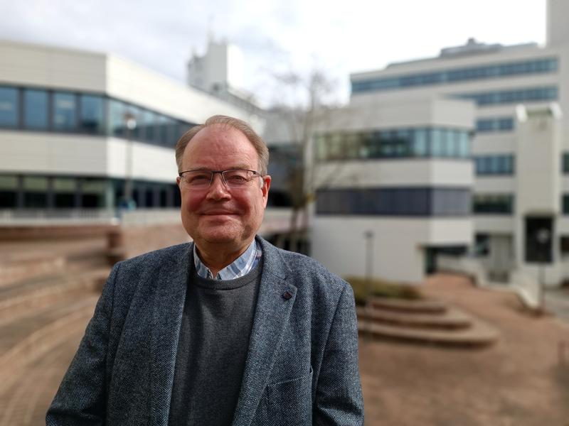 Molekularbiologe Prof. Dr. Hans Merzendorfer von der Uni Siegen leitet eines von acht neuen Schwerpunktprogrammen der Deutschen Forschungsgemeinschaft (DFG).