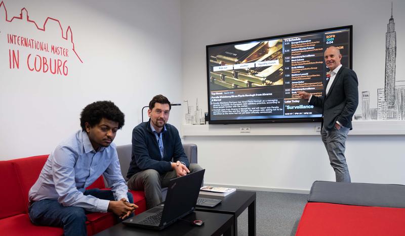 Melkamu Taye, Prof. Dr. Michael Wick and Prof. Dr. Victor Randall in new International Common Room (ICR). Photos by Natalie Schalk / Coburg University of Applied Sciences 