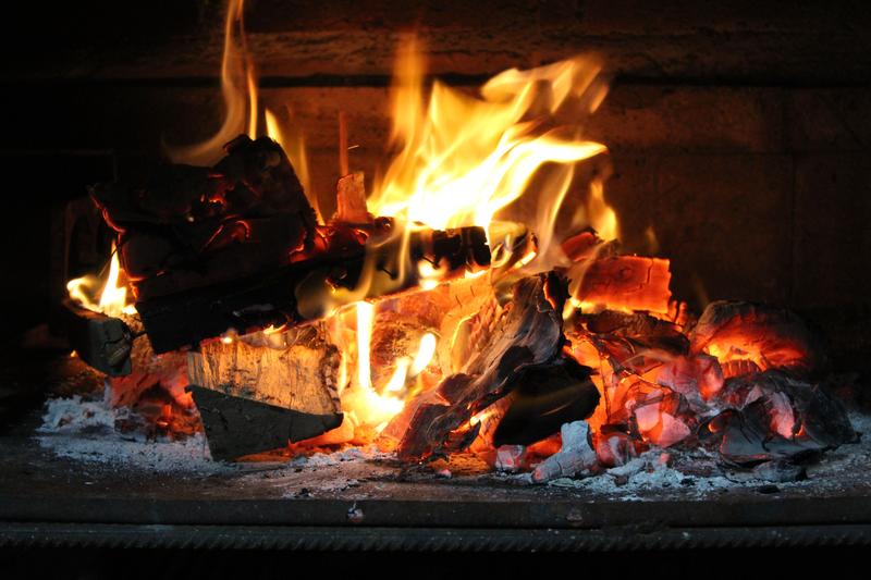 Heizen mit Holz liegt in Deutschland nach wie vor im Trend. 