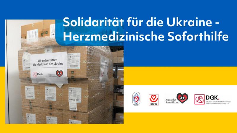 Bereit zum Transport in die Ukraine: Fertig gepackte Paletten mit Medizingeräten wie Defibrillatoren, Beatmungsbeutel und Infusionspumpen.