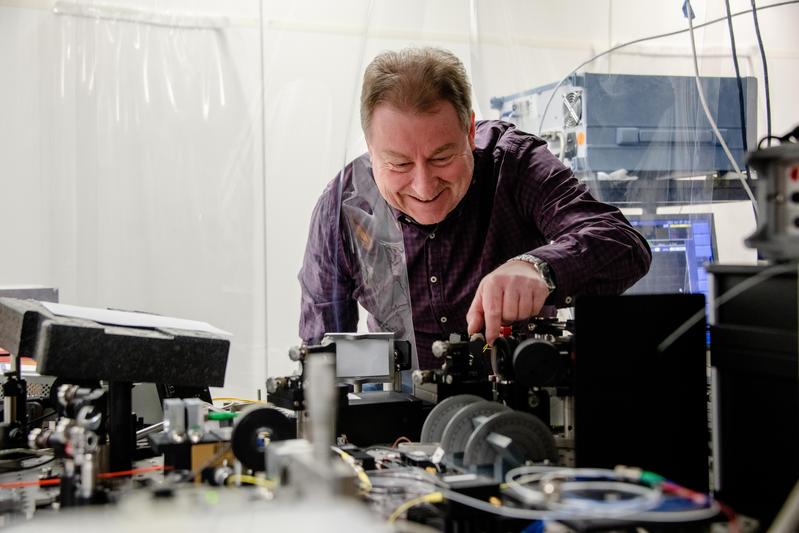  Martin Hofmann erhält Fördermittel im Rahmen eines Reinhart-Koselleck-Projekts für die Entwicklung von Spin-Lasern.