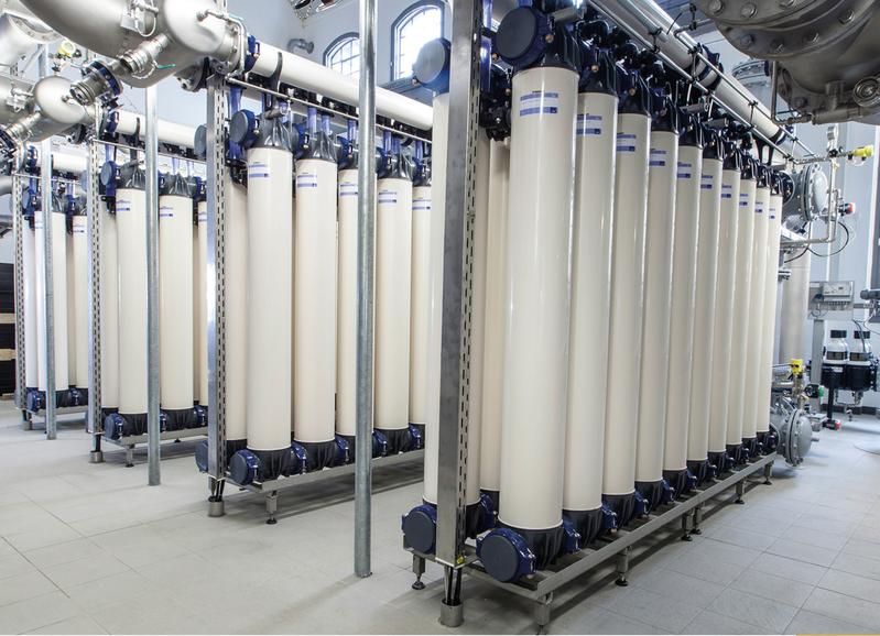 Trinkwasseraufbereitung aus Grundwasser mit Ultrafiltrationsmembranen im Wasserwerk Würzburg. Installierte Membranfläche: 6.200 m². Aufbereitungskapazität: 3.500-11.400 m³/Tag