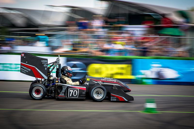 Das Formula Student Team CAT-Racing der Hochschule Coburg hat schon an einigen internationalen Wettbewerben teilgenommen. Es stellt sich beim vielfältigen Programm der Schnupertage PLUS auch vor. Foto: Hochschule Coburg