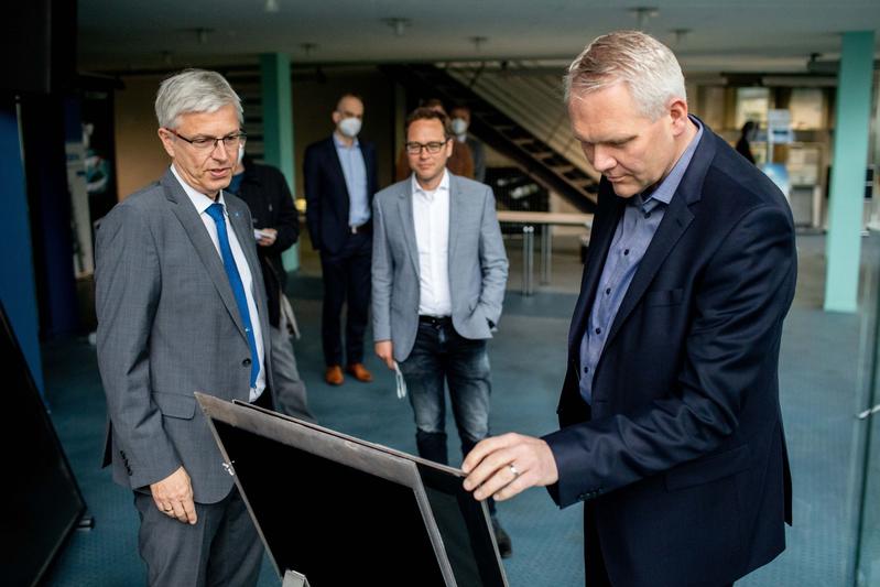 Prof. Brendel im Gespräch mit Herrn Minister Thümler