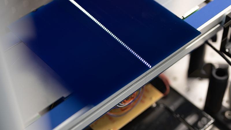 Das neue Anlagenkonzept ermöglicht Solarzellenherstellern, Laserprozessierung bei höchster Geschwindigkeit durchzuführen, ohne bei der Struktur- oder Bearbeitungsfeldgröße Kompromisse eingehen zu müssen. 