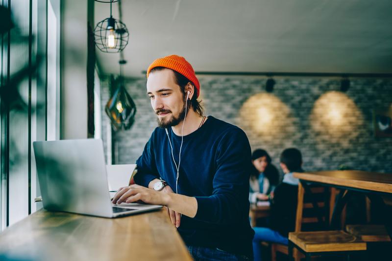  In 35 Live Events stellt WINGS spezialisierte Online- und Fernstudiengänge sowie Weiterbildungen vor. Foto: Shutterstock/ WINGS