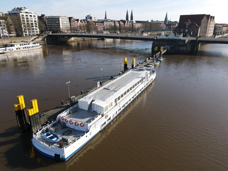 Die Schiffstaufe findet am 4. Mai 2022 um 18 Uhr am Liegeplatz an der Bürgermeister-Smidt-Brücke – gegenüber der Weserburg – statt.  