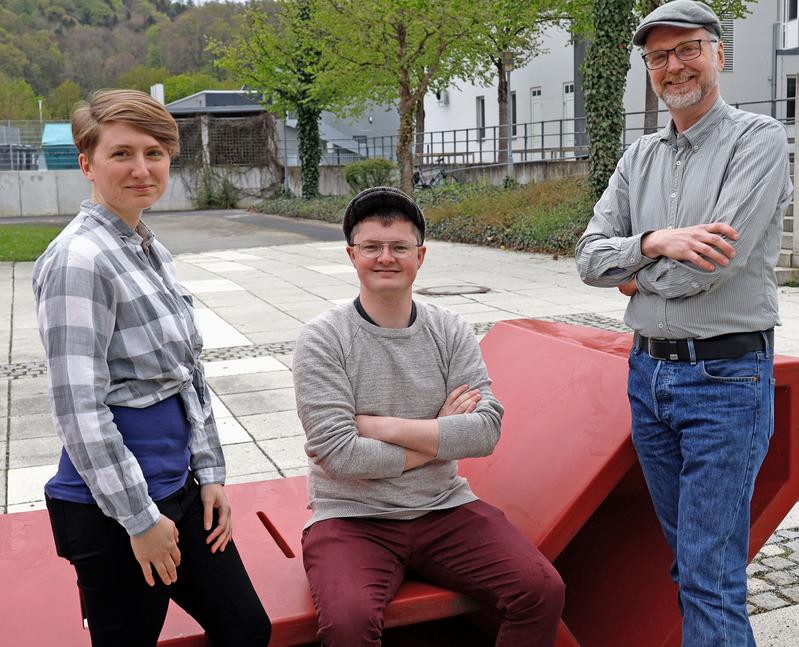 Das Forschungsteam der Hochschule Landshut (v.l.n.r.): studentische Hilfskraft Sabrina Gock, wissenschaftlicher Mitarbeiter Peter Craxton und Lehrkraft für Gebärdensprache Thimo Kleyboldt