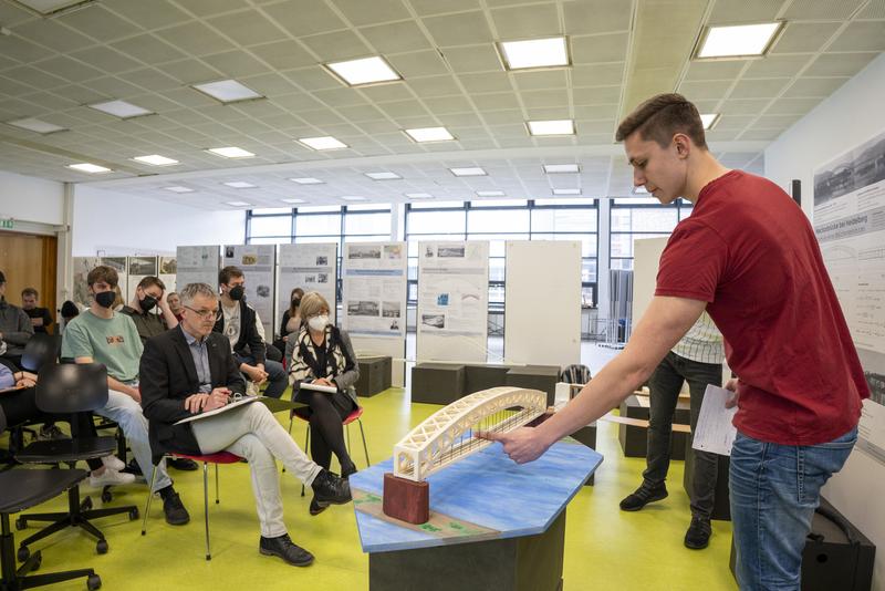 Präsentation zum Thema Brücken im Studiengang Bauingenieurwesen der BTU Cottbus-Senftenberg.