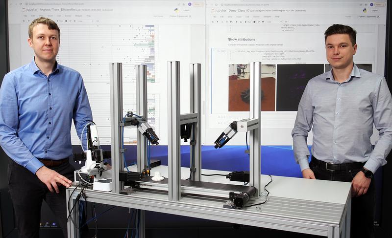 Patrick Ruediger-Flore (left) with his colleague Marco Hussong. They have developed an inspection system that categorizes workpieces and their properties based on images.