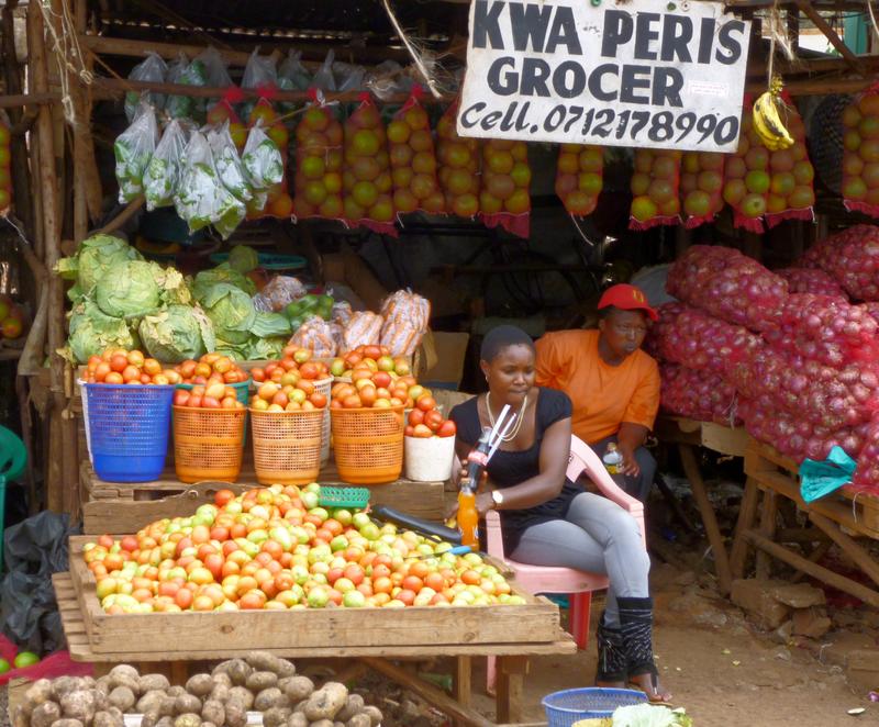Good access to food markets can help increase diversity on the plate and thereby prevent malnutrition. 