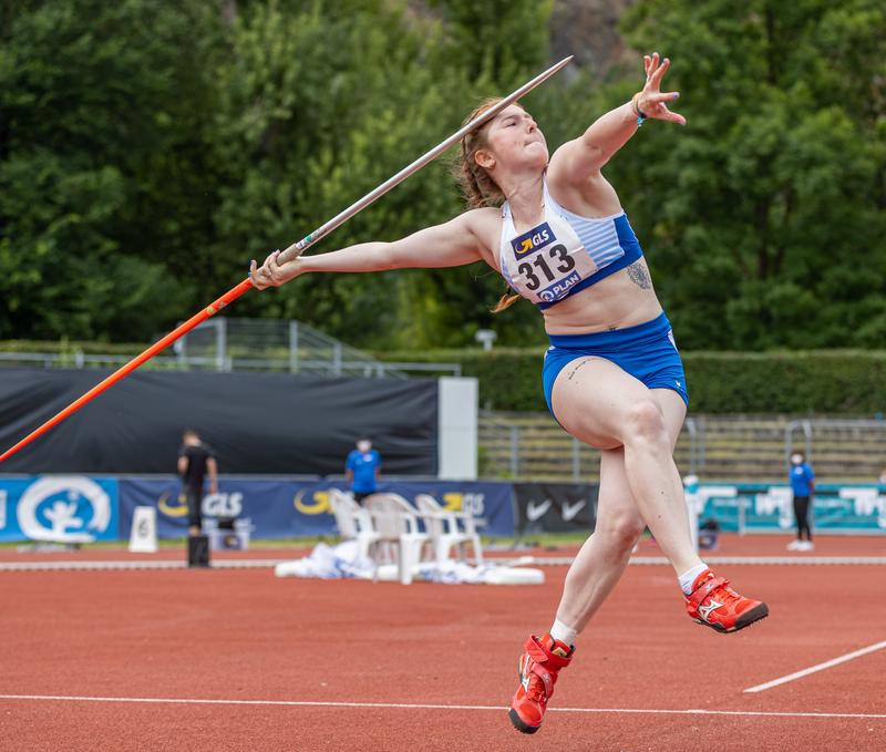 Speerwerferin Julia Ulbricht in Aktion 