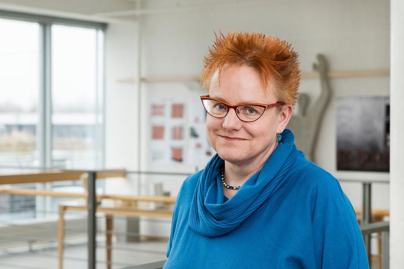 Bildzeile Christine Graebsch_Portrait.jpg Prof. Dr. jur. Christine Graebsch lehrt und forscht an der FH Dortmund zum Thema Strafvollzug und Resozialisierung.