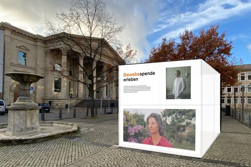 Aufklärung zur Gewebespende mit Doc Caro: Im Rahmen der 14-tägigen Ausstellung »Gewebespende erleben« Open Air auf dem Hannah-Arendt-Platz findet am Abend des 2. Juni 2022 eine öffentliche Veranstaltung statt – moderiert von Dr. Carola Holzner (Doc Caro)