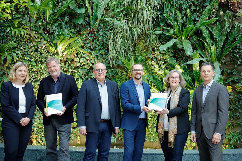 Bioökonomieregion Mitteldeutschland übergibt Absichtserklärung an den Bioökonomierat 