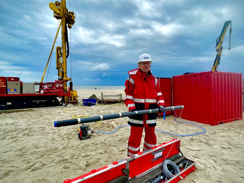 Einbau des Salzwassermonitoringsystems auf Spiekeroog.