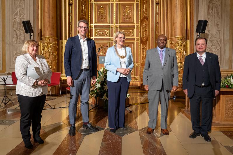 Der Mietek Pemper Preis wird traditionell im Goldenen Saal im Rathaus zu Augsburg verliehen.