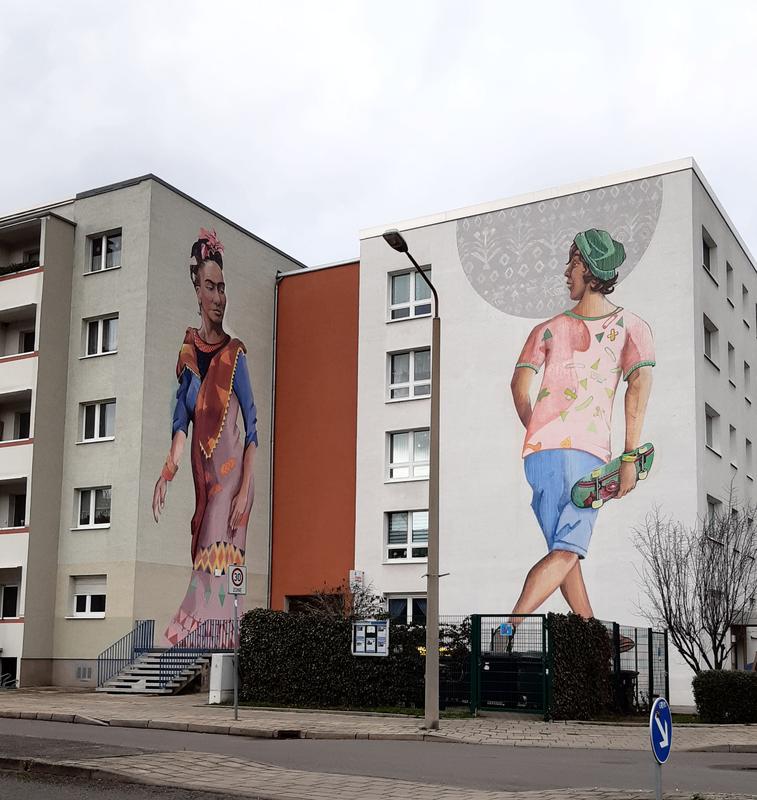 Wandbild Frida Kahlo und Skateboardfahrer in Halle-Neustadt