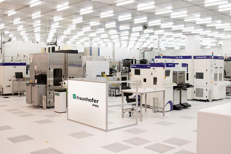4000 m² Reinraum des Center for Advanced CMOS & Heterointegration Saxony