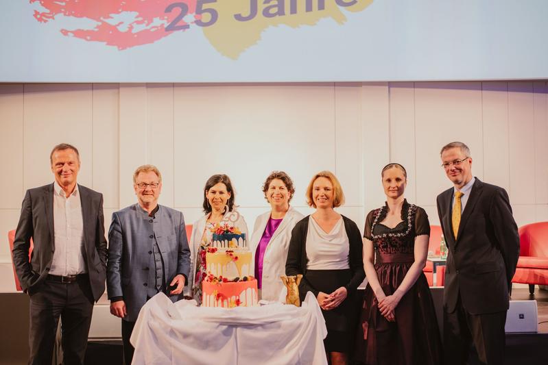 Die Kooperationspartner bei einem Treffen anlässlich des 25-jährigen Bestehens der Fachhochschule des BFI Wien