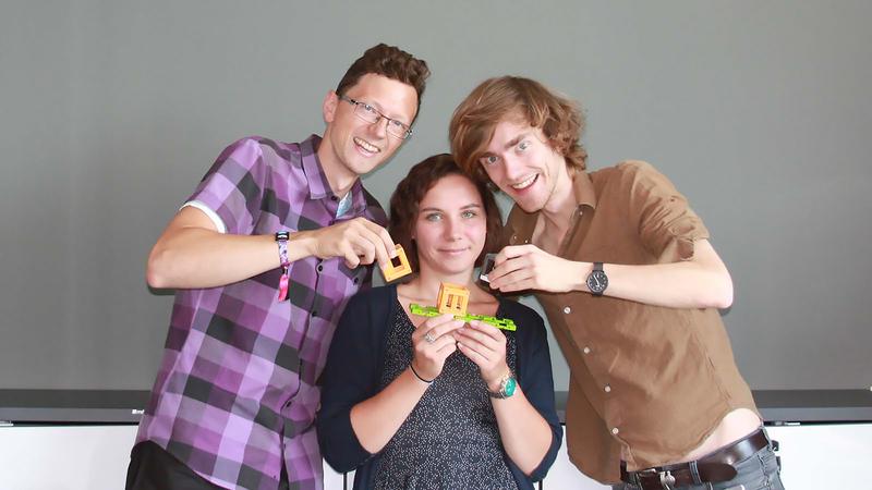 Leibniz-Gründungspreis 2022: Das Team von openUC2: René Lachmann, Barbora Maršíková und Dr. Benedict Diederich (v. li.)