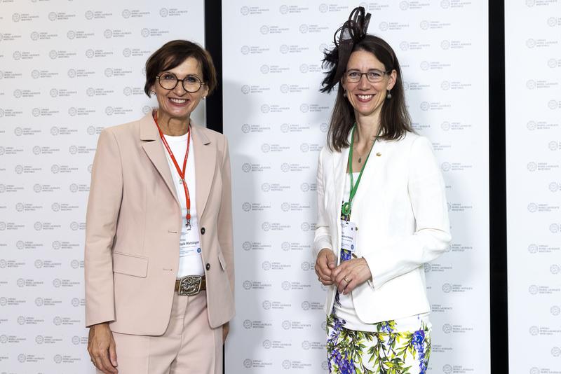 Bettina Stark-Watzinger, Bundesministerin mit Bettina Gräfin Bernadotte, Präsidentin des Kuratoriums für die Lindauer Nobelpreisträgertagungen