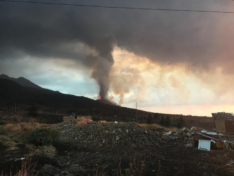 Cumbre Vieja lava fountain on 18 November 2021