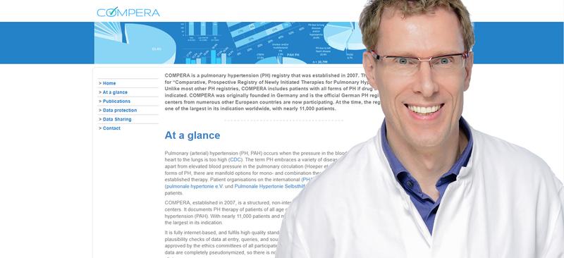 Professor Dr. Marius Hoeper in front of the COMPERA Pulmonary Hypertension Registry homepage. 