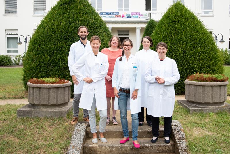 Zum Kernteam des ZZIT gehören Mitarbeitende der Zell-Therapie-Unit und des Herstellungslabors für Zelltherapie der III. Medizinischen Klinik und Poliklinik sowie der Transfusionszentrale und der Apotheke der Universitätsmedizin Mainz.