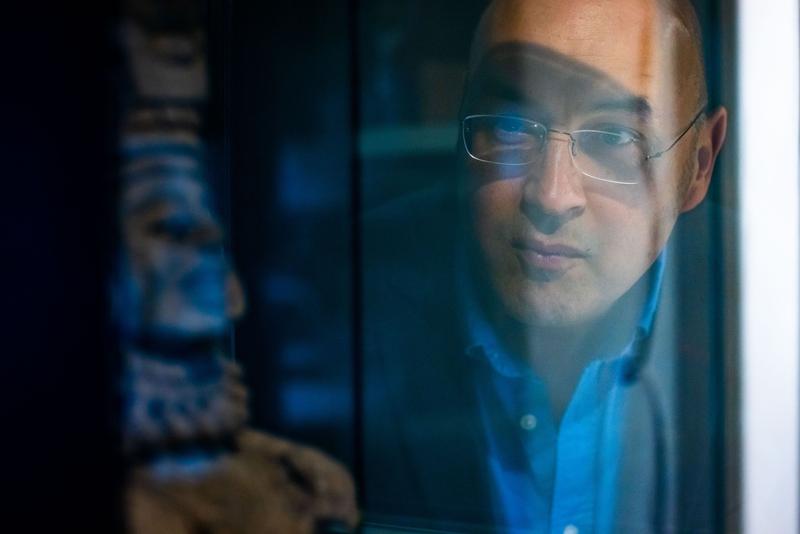 Anthropologist Prof. Dr. Paul Basu is a new Hertz Professor at the University of Bonn. The starting point for his work is a critical engagement with the heritage of Western knowledge production.