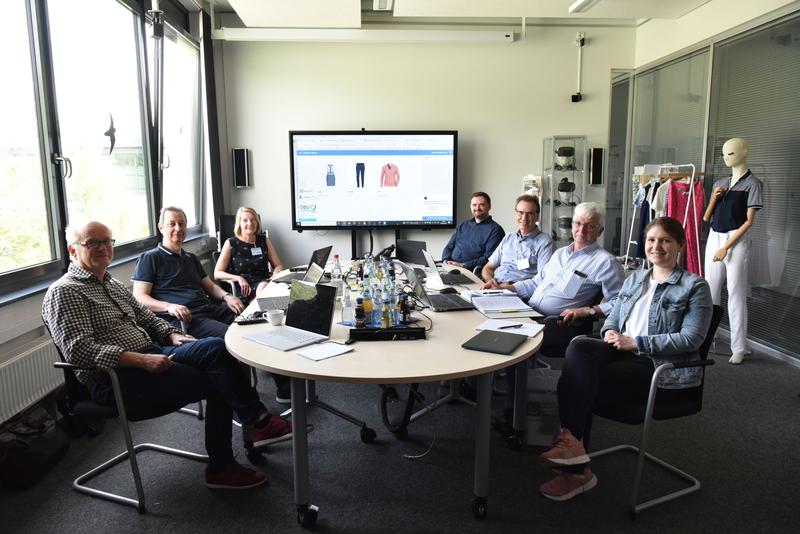 Kick-off event of the project partners (from the left: Alexander Artschwager (DITF), Dr. Jürgen Seibold (DITF), Jeanette Nordmann (Assyst GmbH), Alexander Mirosnicenko (DITF), Dr. Rainer Trieb (Human Solutions), Dr. Martin 